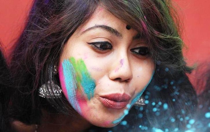  How to take care of skin and hair post Holi 