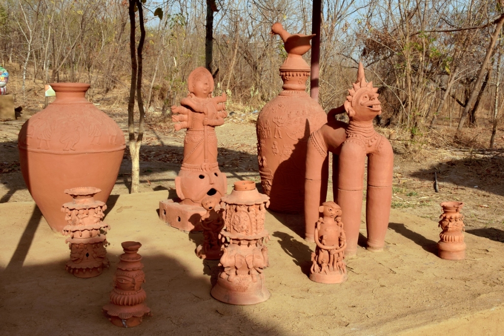 IGRMS organised exhibition on ‘Kumhari’ tradition of India