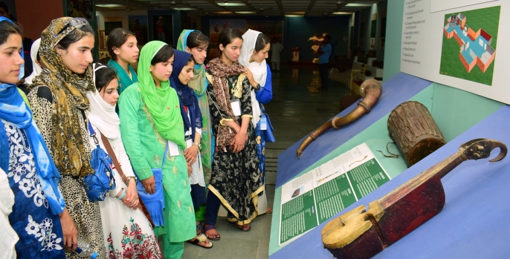 Students from J&K Visited IGRMS