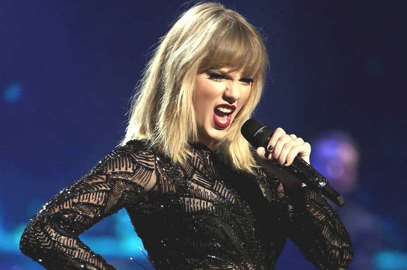 Taylor Swift collaborates to support new ‘Lover’!