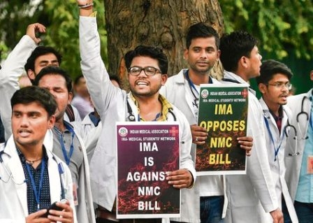 आख़िर मोदी सरकार से क्यों नाराज़ हैं डॉक्टर्स?  