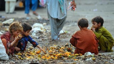दो वक़्त की रोटी को तरसी पाकिस्तान की ग़रीब जनता