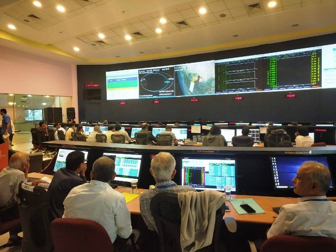 PM to witness the final descent of Chandrayaan 2