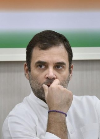 आख़िर क्यों राजनीति में पूरी तरह से सक्रिय नज़र नहीं आ रहे हैं राहुल गांधी?