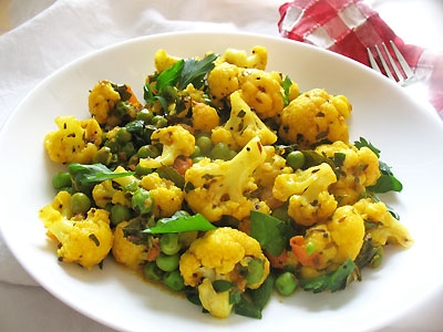 Cauliflower and Peas curry