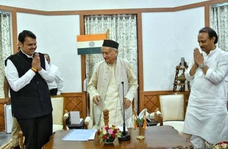 दलबदल विरोधी क़ानून में ‘फंस’ सकता है महाराष्ट्र का वर्तमान ‘राजनीतिक ड्रामा’!  