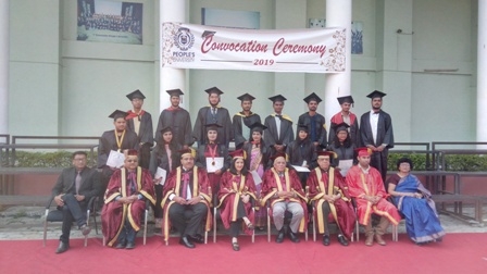 Students of People’s University obtain degrees and pledge to serve the country and society