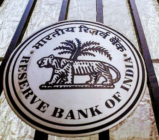 EMI की चिन्ता छोड़ लॉकडाउन के दौरान घर में रहें सुरक्षित; RBI ने जनहित में लिए ज़रूरी फ़ैसले