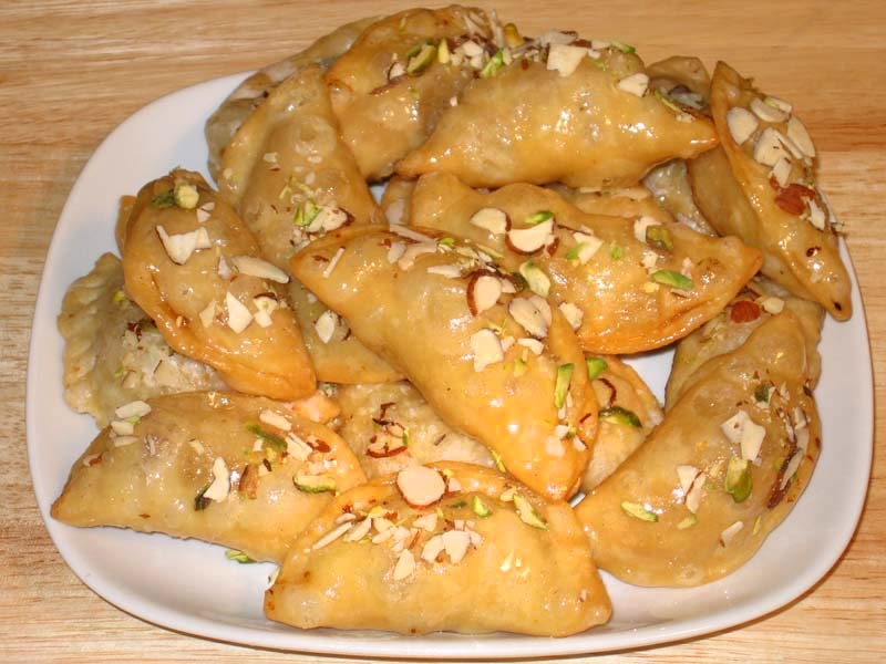Holi special 'Gujiya'
