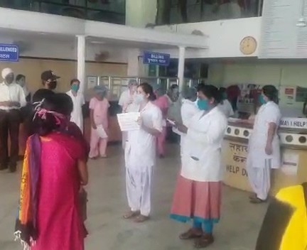 लॉकडाउन के कठिन दौर में भी मरीजों की सेवा में लगातार कार्यरत है पीपुल्स हॉस्पिटल, भानपुर