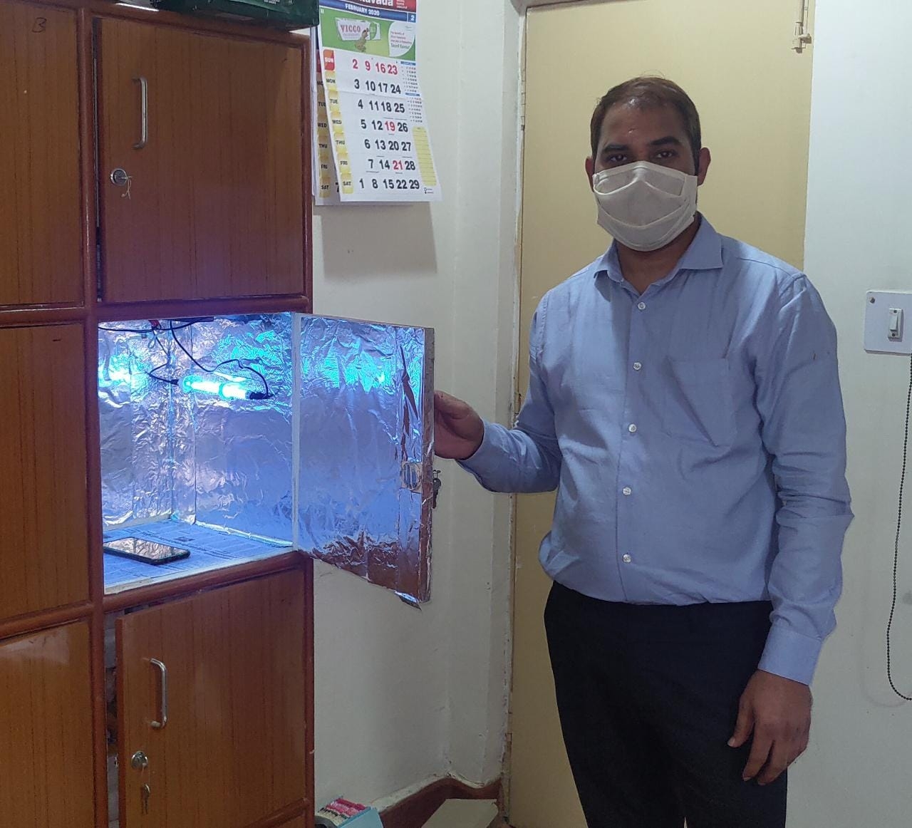 स्कूल ऑफ फार्मेसी ने वस्तुओं को सेनेटाइज करने बनाया UV स्टरलाइजेशन चेम्बर