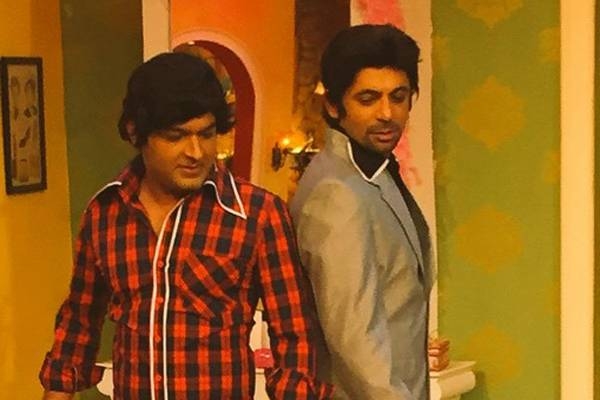 ​War on Social Media, Sunil Grover, aka Dr Mashoor Gulati snap back at Kapil Sharma!