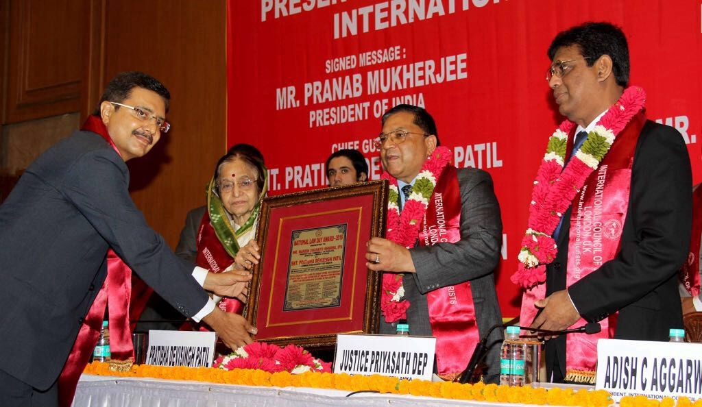 MP IGP Manish Shanker Sharma honoured with the prestigious  "National Law Day Award 2016" 