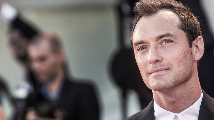 Albus Dumbledore is Back in his Youth avatar, as Jude Law- J K Rowling 