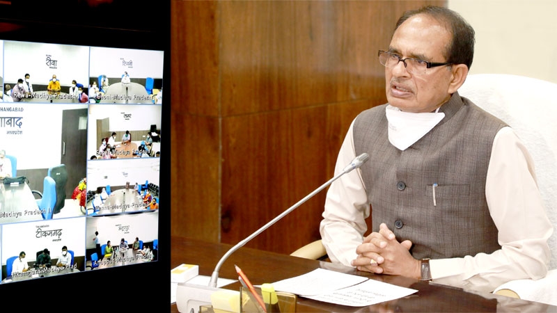 Health workers are saving lives by putting their lives at risk : CM Chouhan