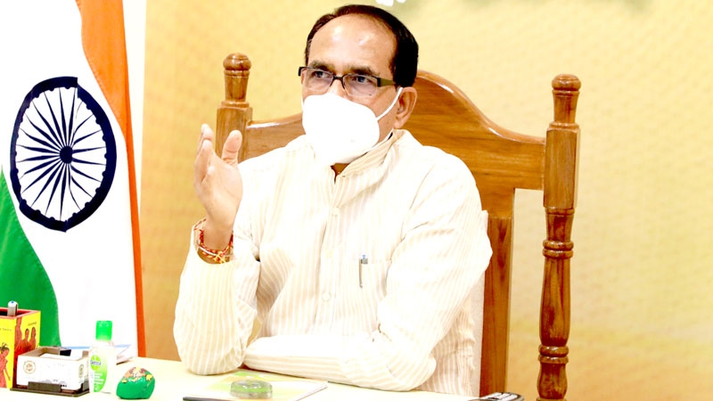 CM Chouhan reviews construction work of hospital in Bina Oman Refinery  