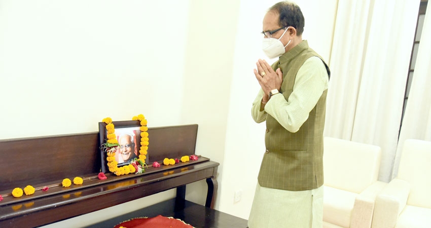 Statue of Kailash Sarang to be installed in Smart City Park