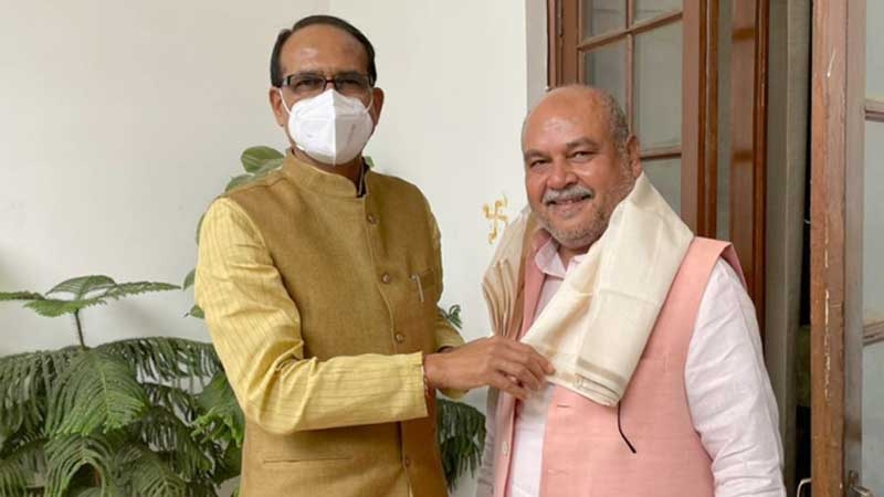 CM Chouhan meets Union Minister Narendra Singh Tomar