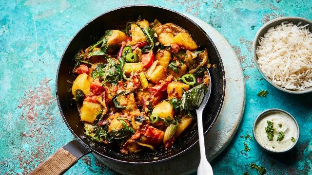  Fridge-raid saag aloo