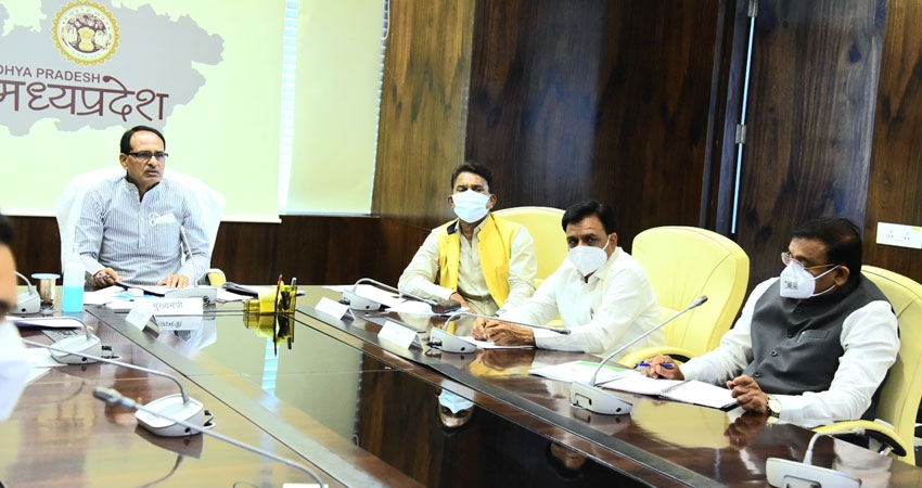 Shops and institutions following Corona friendly behaviour will be honoured - CM Chouhan