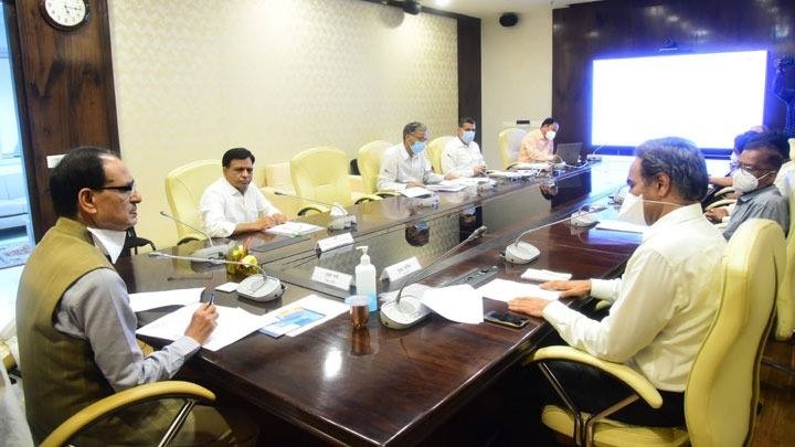 Implement Deendayal Antyodaya programme in the state effectively: CM Chouhan