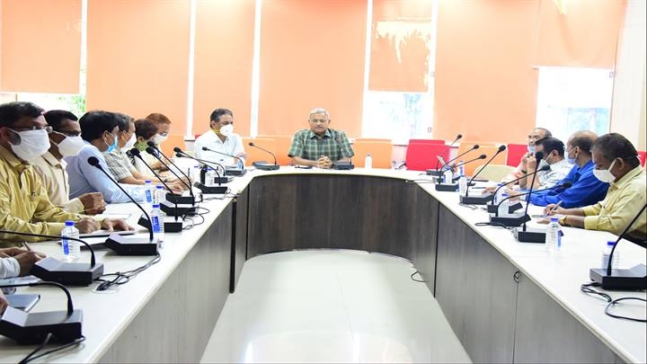 Complete preparations of urban body elections within time limit