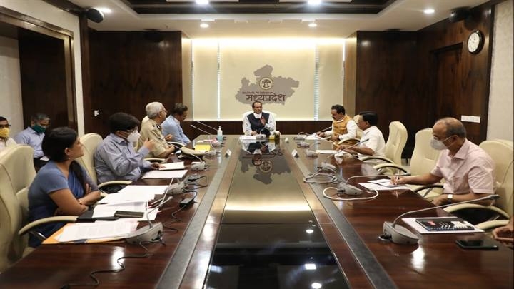 Making and selling poisonous liquor should be kept in the category of serious crime : CM Chouhan