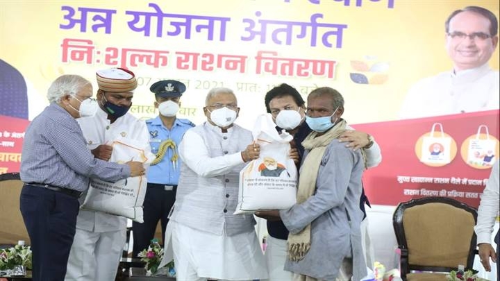Make Madhya Pradesh self-reliant by participating in government schemes - Governor Patel
