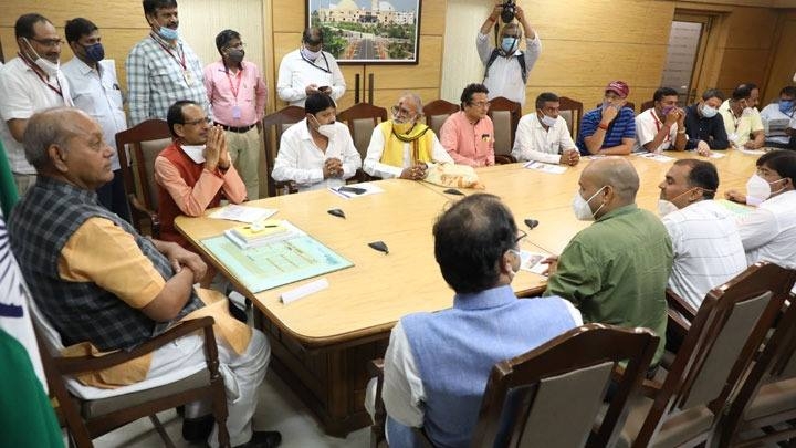 Chief Minister Chouhan met journalists of Vindhya region