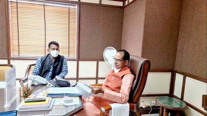 Minister Silawat meets CM Chouhan