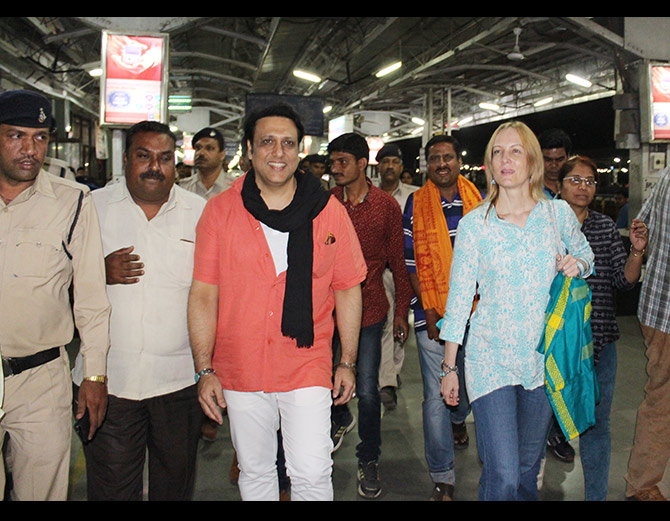 Govinda spends time with fans at Bhopal station