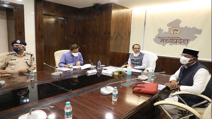 100 pc eligible persons should get first dose of vaccine by September: CM Chouhan