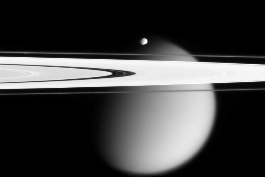  Cassini set for second dive between Saturn and its rings 