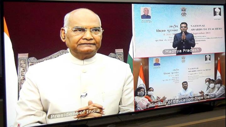 CM Chouhan congratulates Shakti Patel on receiving the National Teachers Award