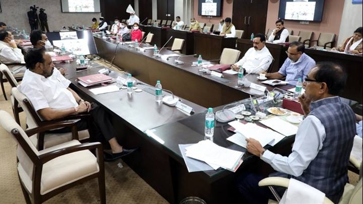 Citizens, public representatives and government employees should contribute in every district for success of Vaccination Maha Abhiyan 3.0: CM Chouhan