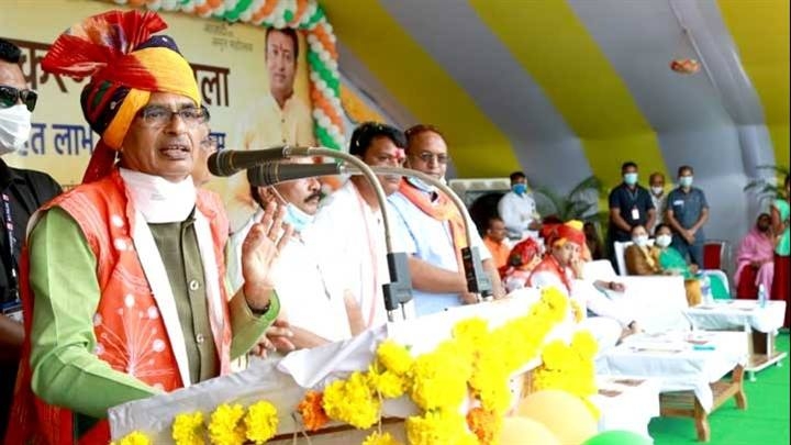 Goods produced by women’s group will be sold within and outside the country: CM Chouhan
