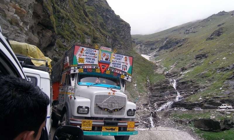  Diesel trucks to blame for pollution along Manali-Leh highway 