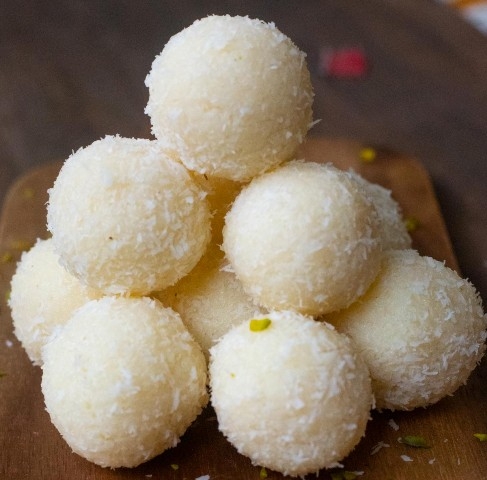 Coconut Ladoos