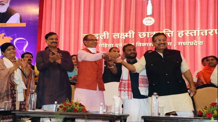 Every poor family will have their own house on the soil of Madhya Pradesh: CM Chouhan