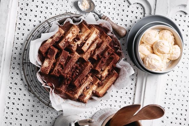 Pecan chocolate bread and butter 