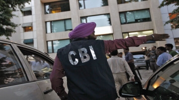  IT official, Essar MD among six held in bribery case (Fourth Lead) 
