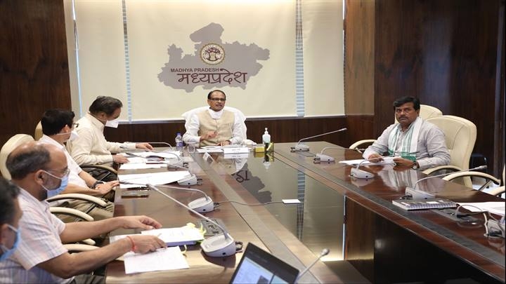 Terminate the agency guilty of delay in sewerage work in Rewa