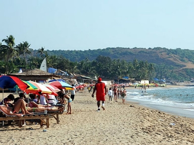  North Goa police orders crackdown on drinking on open beaches 