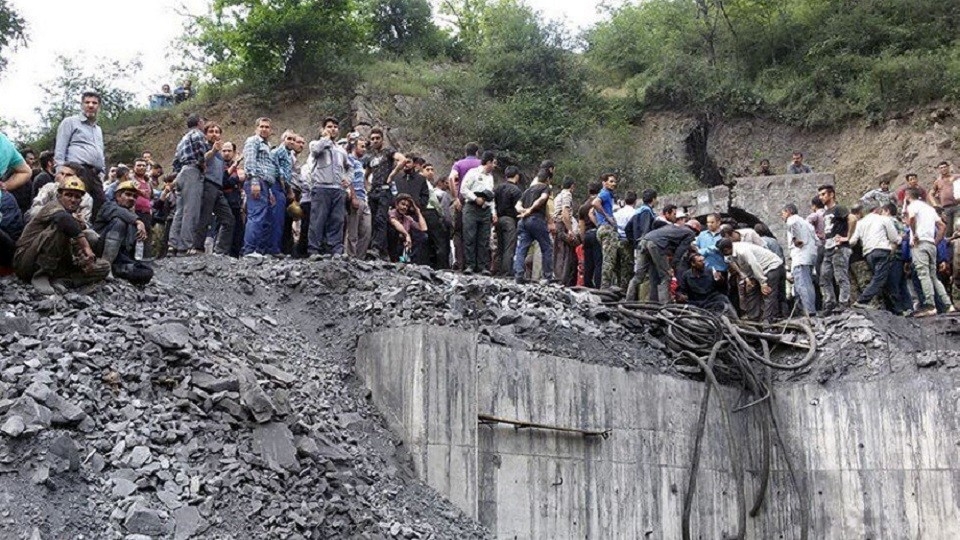  Toll rises to 35 in Iran coal mine blast (Lead) 