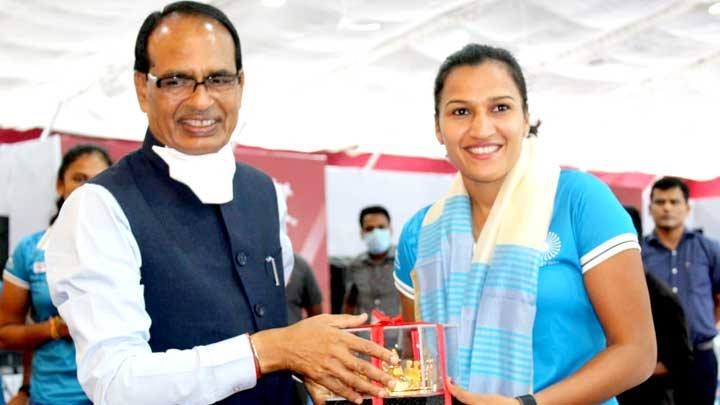 CM Chouhan hosts lunch in honor of Indian women’s hockey team