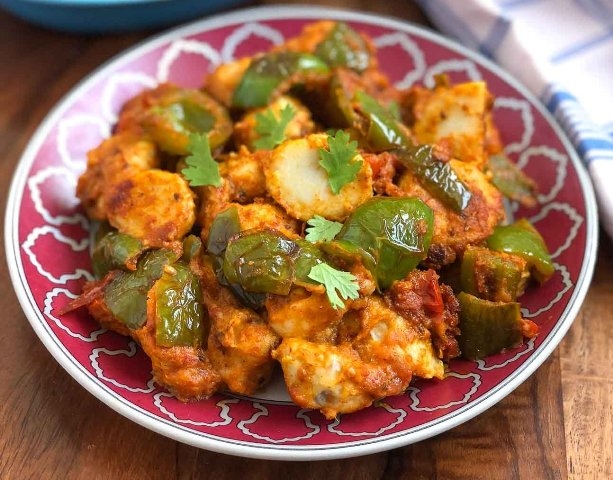 Colocasia Capsicum – Arbi Shimla Mirch Recipe 