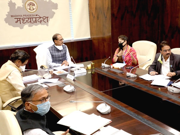 Work of providing housing to poor going on at a fast pace: CM Chouhan