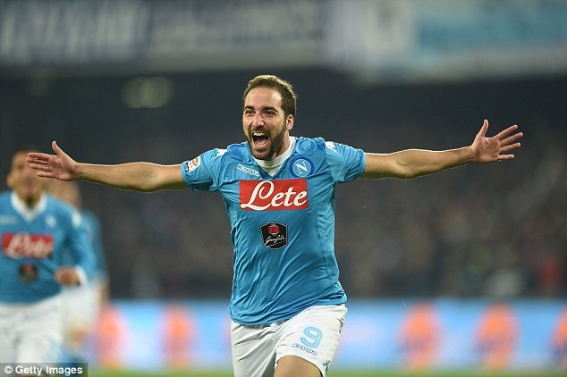 Higuain shines as Juventus beat Monaco 