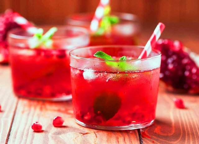 Pomegranate Mint Cocktail 