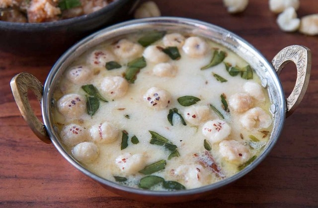 Makhana Moongphali Ki Kadhi Navratri Recipe 